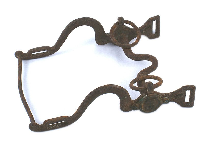 Civil War M1863 horse bridle bi: K-147 Civil War M1863 horse bridle bit. Rusted - can be cleaned. II-