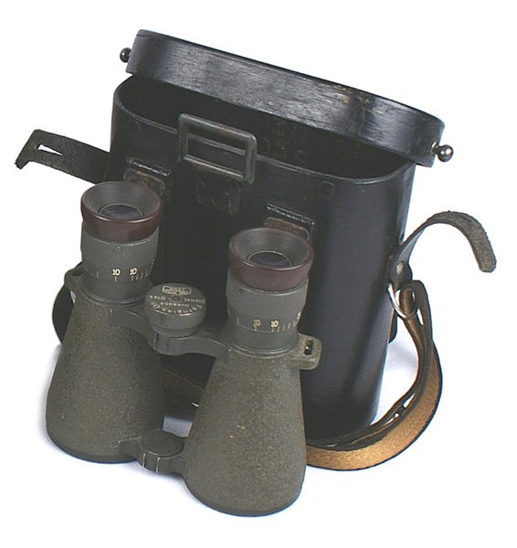 German WWI binoculars CARL ZEISS: N-004 German WWI binoculars. O.D. body with perfect lenses. Marked "Fernglas 08…" made by "CARL ZEISS - JENA". With a blackened wood case with strap loops, a large "D" ring and shoulder strap. Under