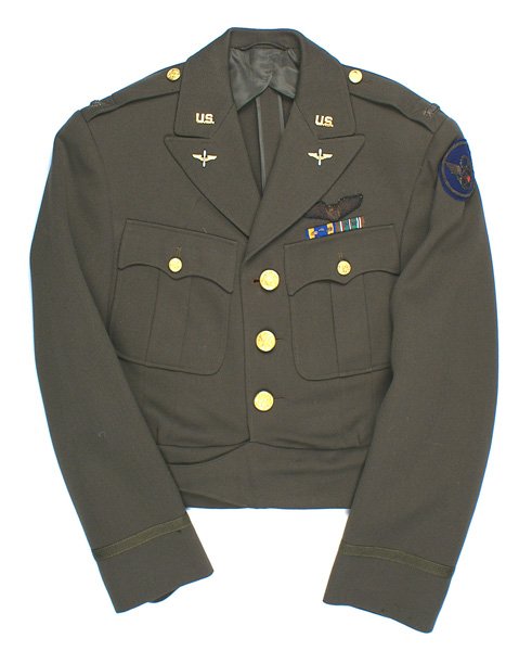 U.S. WWII Ike jacket 8th Air Force: F-112 U.S. WWII "Ike" jacket. Custom quality dark O.D. with 2-piece gilt eagle buttons. "US" and winged prop lapel insignia. Bullion bars on epaulettes. Nicely aged toned Theatre made 8th Air Force sh