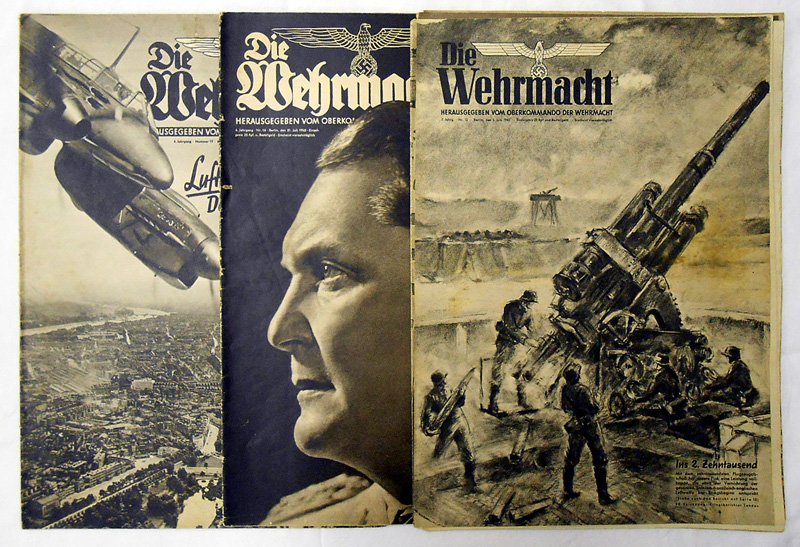 Lot 4 German WWII Die Wehrmacht magazine: I-031 Lot of 4 issues of "Die Wehrmacht" (1940-1943), the official pictorial magazine of the Army. Articles include: the German Field Marschalls, the storming of the Maginot Line, a military parade, b