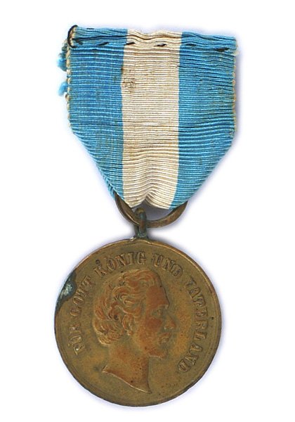Bavarian WWI Veterans Medal: B-029 Bavarian Veterans Medal. Bronze - profile of Ludwig II. With slogan. Reverse stand of arms and "VETERANS ASSOCIATION - DEGENDORF". With ribbon. II