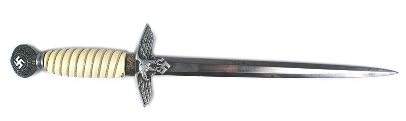 German WWII Luftwaffe 2nd Model dagger: D-015 German WWII Luftwaffe 2nd Model. Twisted silver wire wrapped white grip. Relief swastika/oak leaf decorated pommel. Flying eagle/swastika crossguard. 10" blade shows subdued darkening along the 
