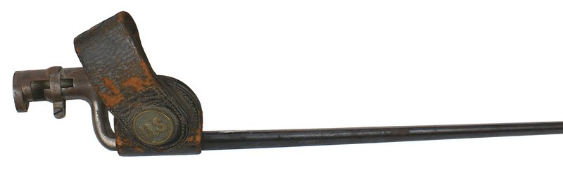 U.S. Trap-door rifle 45/70 socket bayonet: D-085 "Trap-door" rifle 45/70 socket bayonet. 18" clean unmarked blade. Darkened steel scabbard with a leather frog and swivel "US" brass belt loop. II-