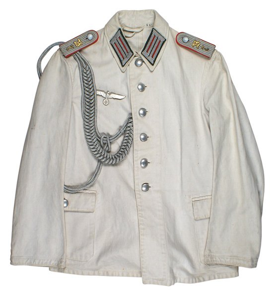 German WWII Artillery Lieutenant white tunic: F-039 German WWII Artillery Lieutenant summer white tunic. Six silver pebbled buttons down front and one on each pocket. Dulled silver cord on red underlay shoulder boards, with a gilt "B" and "7" (Ob