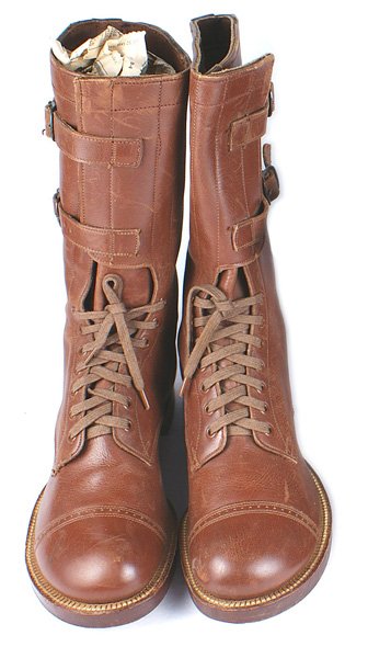 U.S. Officer WWII service boots: N-030 U.S. Officer's WWII service boots lace-up quality russet leather with 2 leather straps and buckles. Leather soles (marked "US - no. 5" and rubber soles. Size 9S". Unissued. Mint condition. I