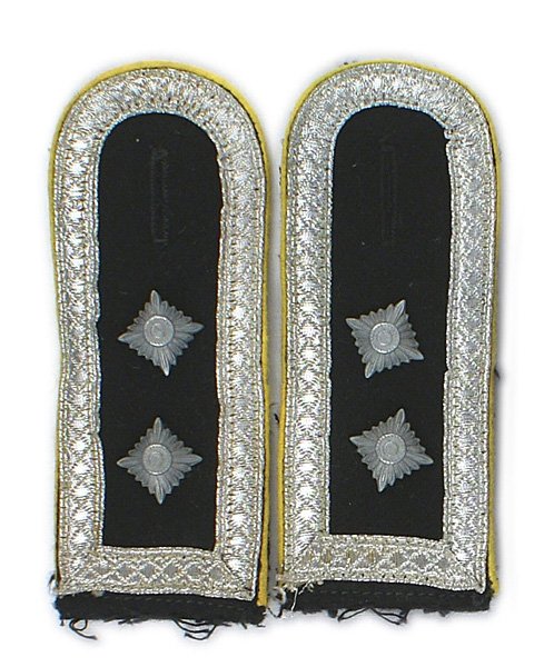 German WWII Waffen - SS shoulder boards: H-040 German WWII Waffen - SS Oberfeldwebel Signal shoulder boards. Silver tress on black with 2 pips. Lemon yellow piping. Slip-on type. Pair. II