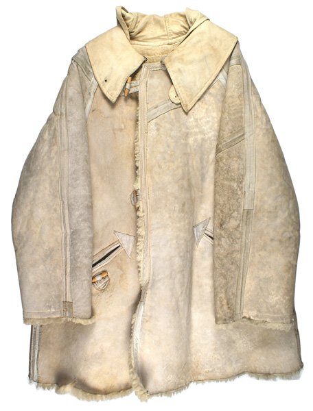 German WWII Luftwaffe winter coat: F-017 German WWII Luftwaffe sheepskin - lined white leather winter coat. Three wood barrel-shaped front buttons and one on each of the two "pockets". 5" wide heavy cloth collar and an attached white h