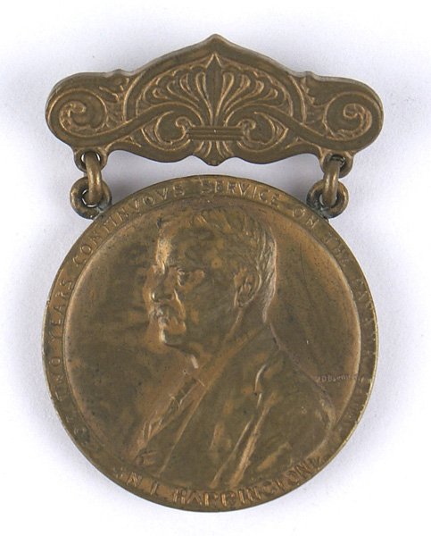U.S. Presidential Medal PANAMA CANAL: B-299 U.S. Presidential Medal "FOR TWO YEARS CONTINUOUS SERVICE ON THE PANAMA CANAL". Profile of Theodore Roosevelt. Gilt finish shows some wear. Named to "N.L HARRINGTON" and on reverse "No. 5163 190