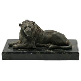 Recumbent Lion Bronze on Black Marble Desk Sculpture / Paperweight, c. 1880-1910