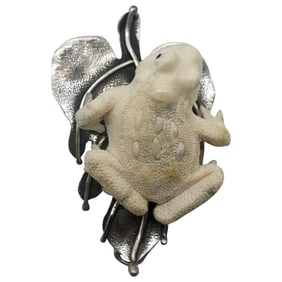 Sterling Silver Frog Brooch Pendant: Resin Figural Pin, Signed MB Crazy Bones
