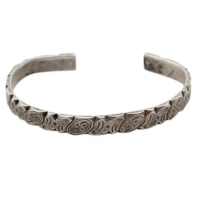 Vintage Chinese Silver Cuff Bracelet: Hand-Carved Sand Dollar, Republic Period