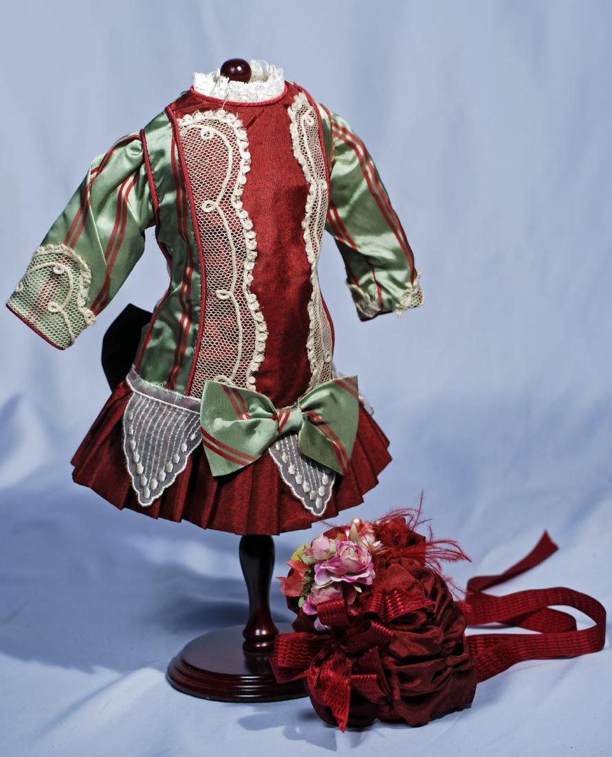 251-C.  FRENCH STYLE DOLL DRESS AND BONNET.  5 ¼” (1 of 1)