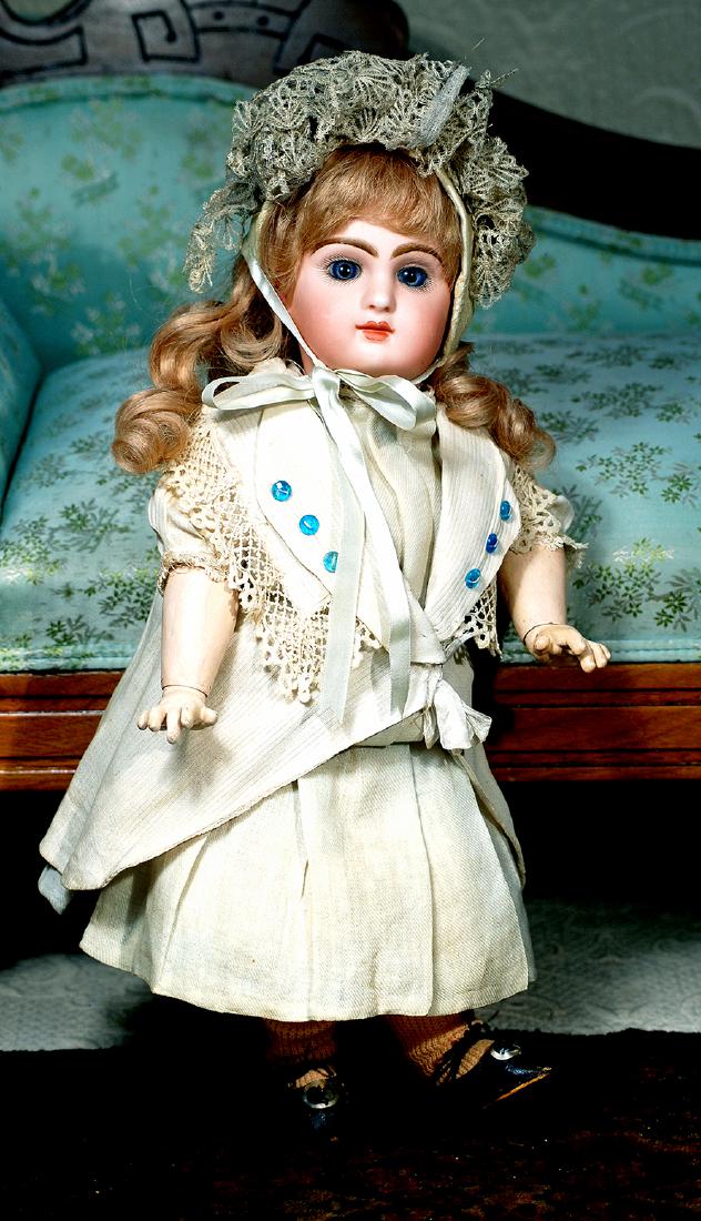 SWEET FRENCH BISQUE "PARIS BEBE" BY EMILE JUMEAU. (1 of 2)