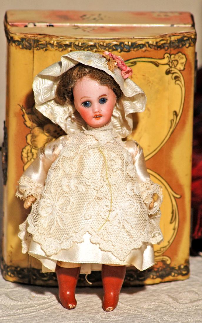 Tête de poupée ancienne en porcelaine SFBJ 301 Paris. 25