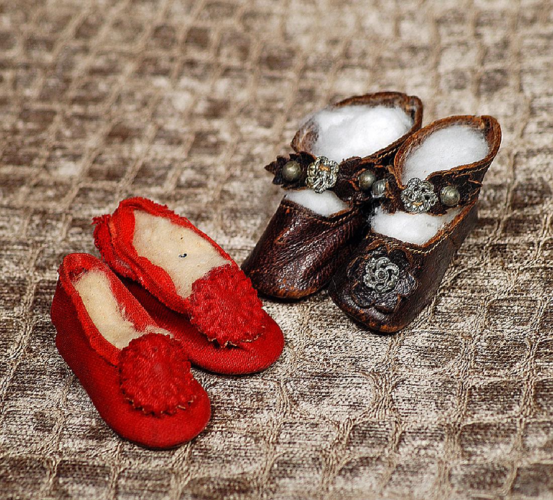 TWO PAIR OF ANTIQUE FRENCH DOLL SHOES Each 2" length (1 of 1)