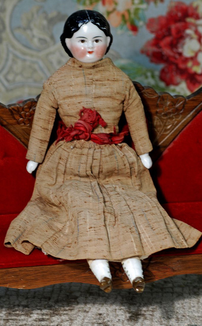 GERMAN CHINA DOLL WITH BROWN EYES (1 of 1)