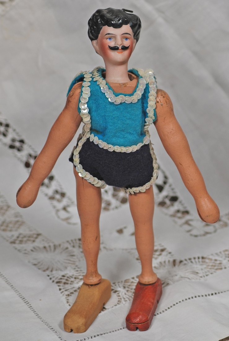 SCHOENHUT BISQUE-HEAD CIRCUS PERFORMER. (1 of 1)