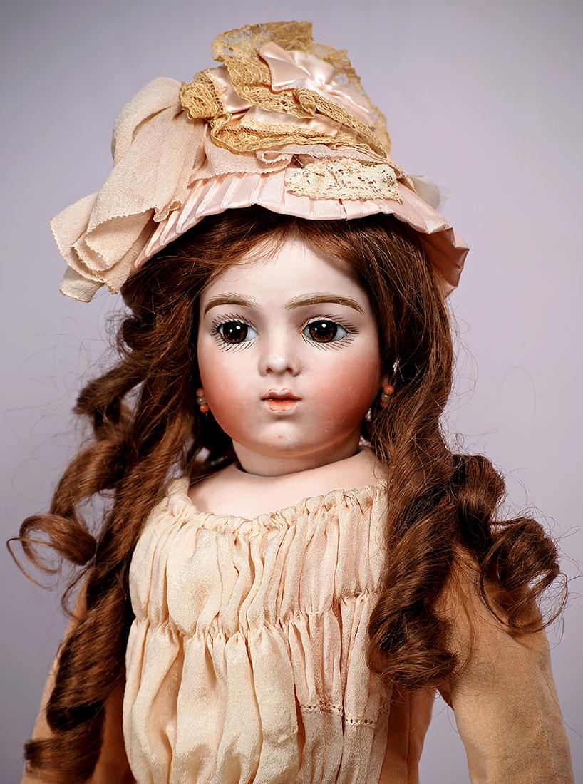 191. FRENCH BISQUE BEBE BRU JNE FROM THE CLASSIC ERA. (1 of 2)