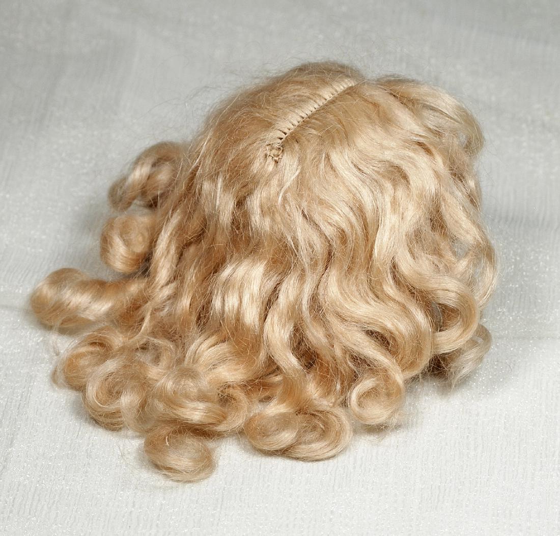 5. ANTIQUE BLONDE MOHAIR DOLL WIG. Center-parted pale (1 of 1)