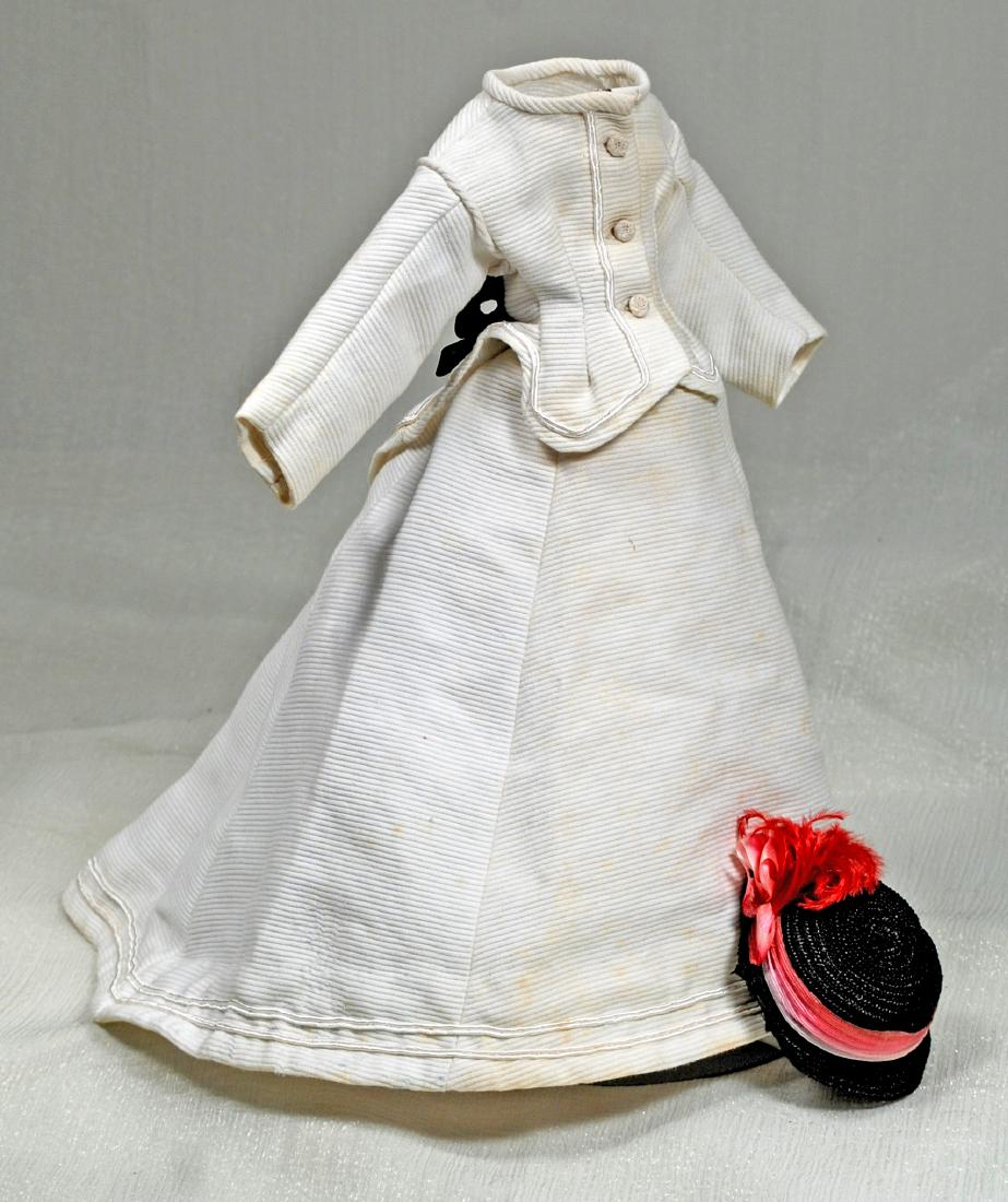 33. FASHION GOWN AND BONNET FOR PETITE DOLLS. Two-piece (1 of 1)