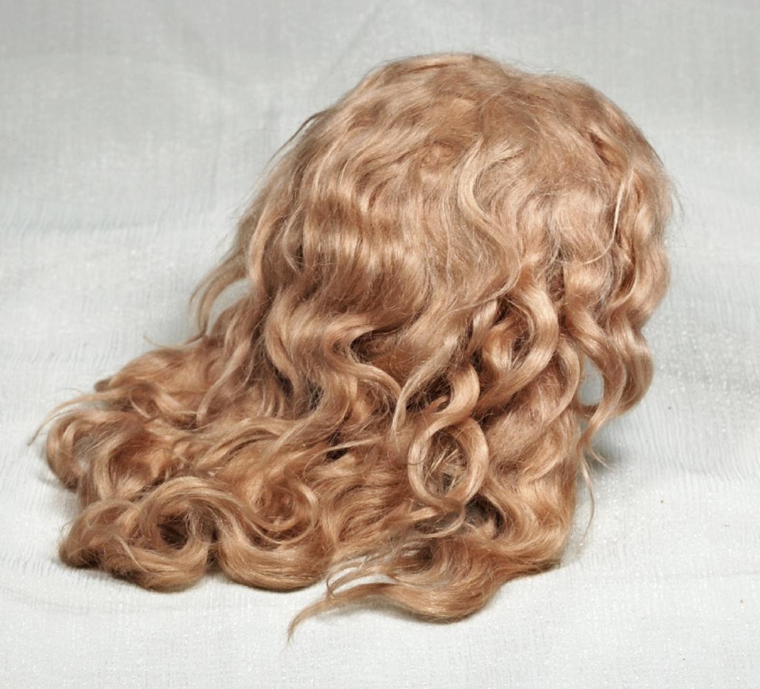35. ANTIQUE LONG BLONDE MOHAIR DOLL WIG. Blonde mohair (1 of 1)