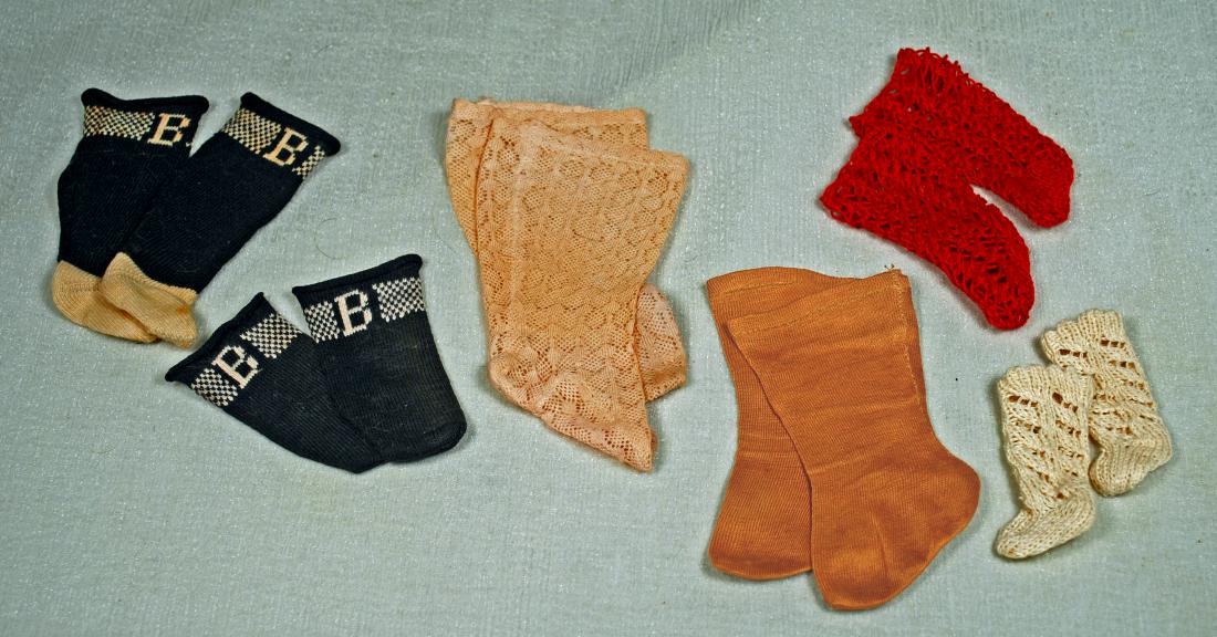 207. SIX PAIR OF ANTIQUE DOLL SOCKS. Length 3” to (1 of 1)