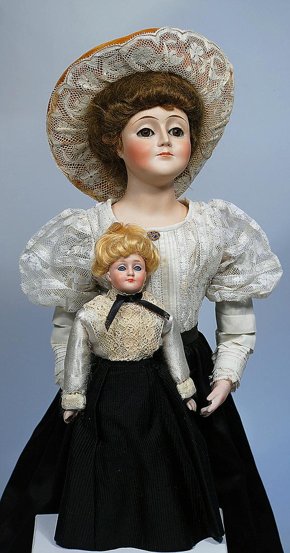 LOVELY GERMAN BISQUE "GIBSON GIRL" LADY BY KESTNER: LOVELY GERMAN BISQUE "GIBSON GIRL" LADY BY KESTNER Marks: 172 20" Bisque shoulderhead with uptilted face and slender neck, large brows, sleep eyes, painted lower lashes, applied upper lashes, feathere