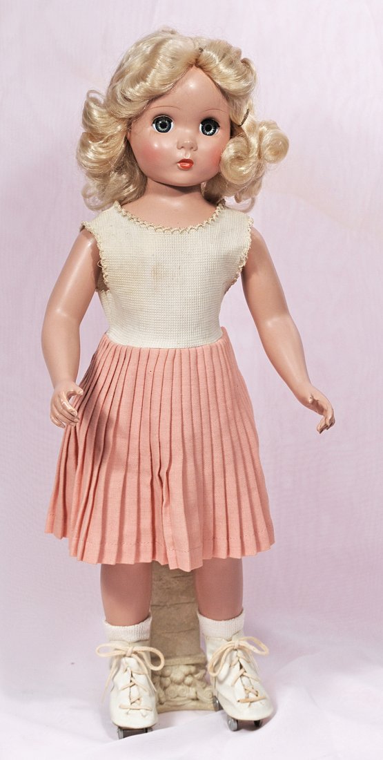 20" ALEXANDER MAGGIE AS ROLLER SKATER (1 of 1)