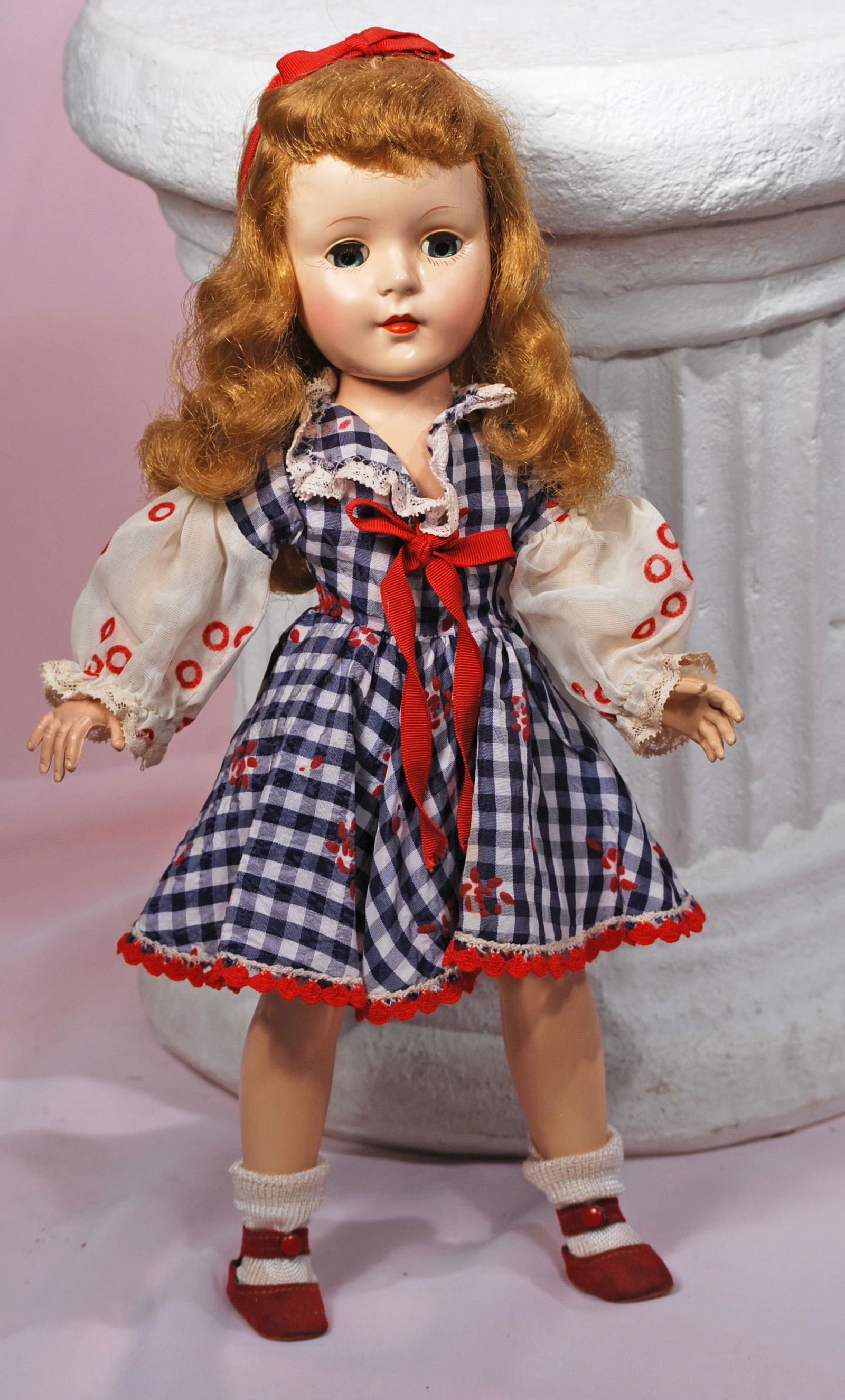 AMERICAN CHARACTER SWEET SUE WALKER (1 of 1)