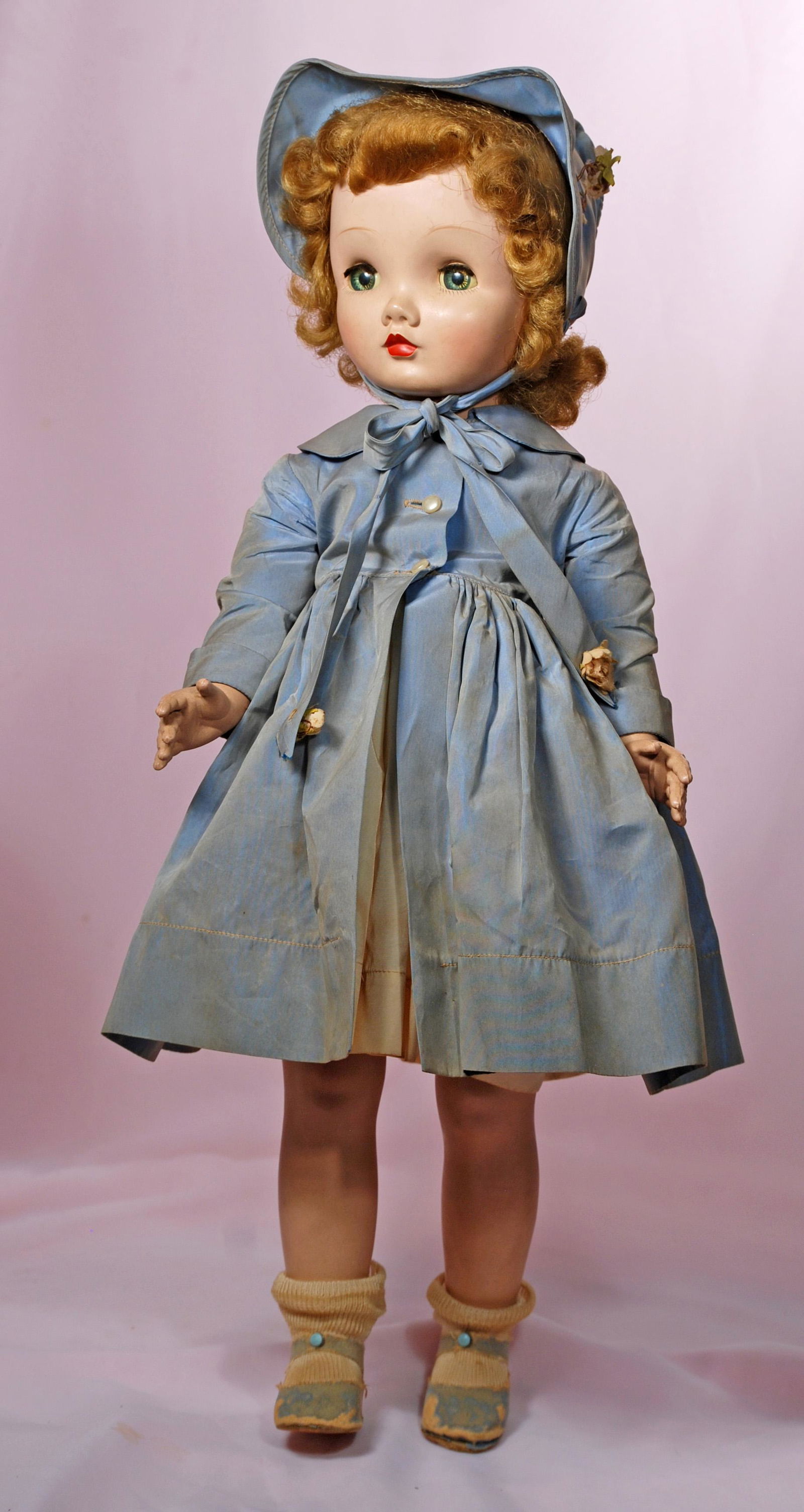 ALEXANDER WINNIE WALKER IN BLUE COAT AND BONNET (1 of 1)