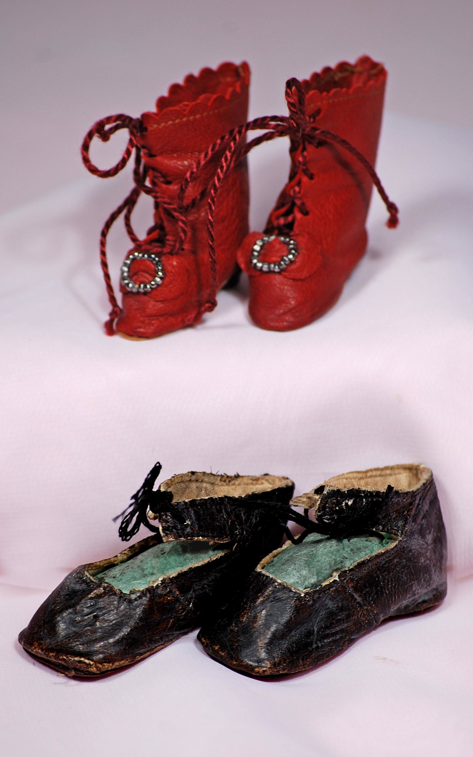 PAIR OF DOLL SHOES AND PAIR OF DOLL BOOTS (1 of 1)