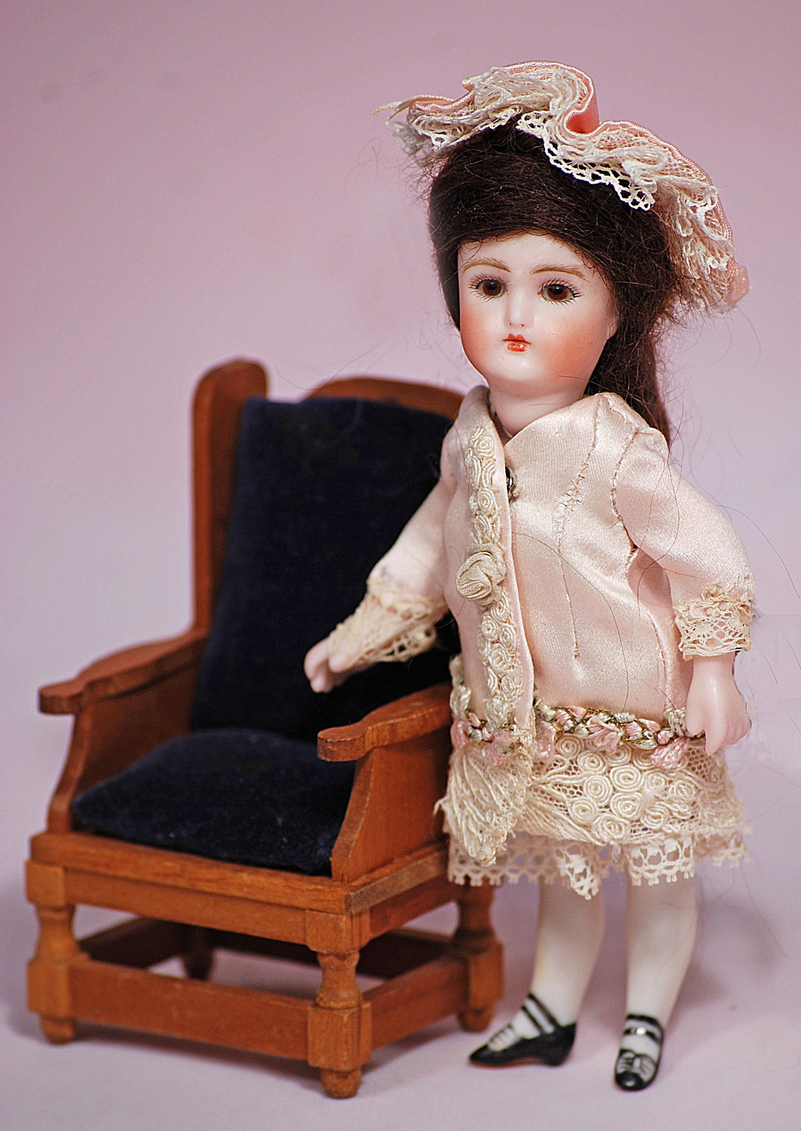 ALL-BISQUE MIGNONETTE BY ARTIST (1 of 1)