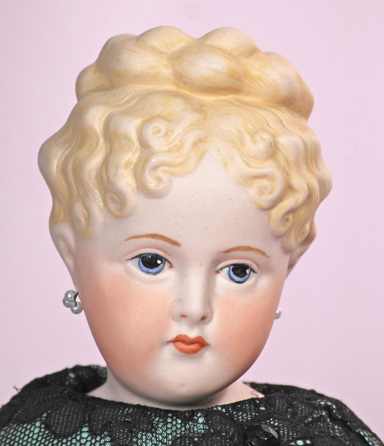 GERMAN BISQUE PARIAN LADY BY ARTIST (1 of 3)