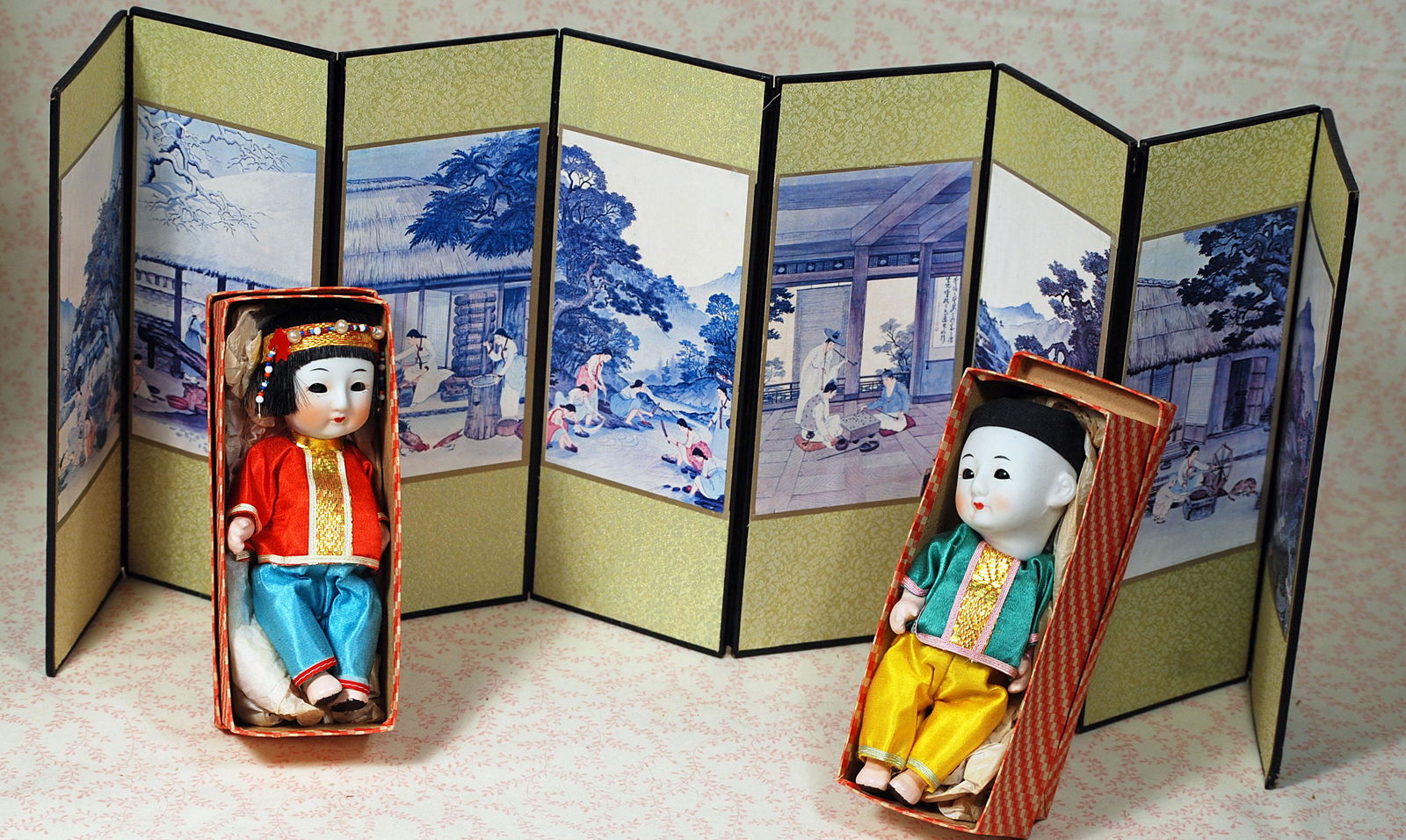JAPANESE FOLDING SCREEN & TWO VINTAGE BISQUE ASIAN (1 of 1)