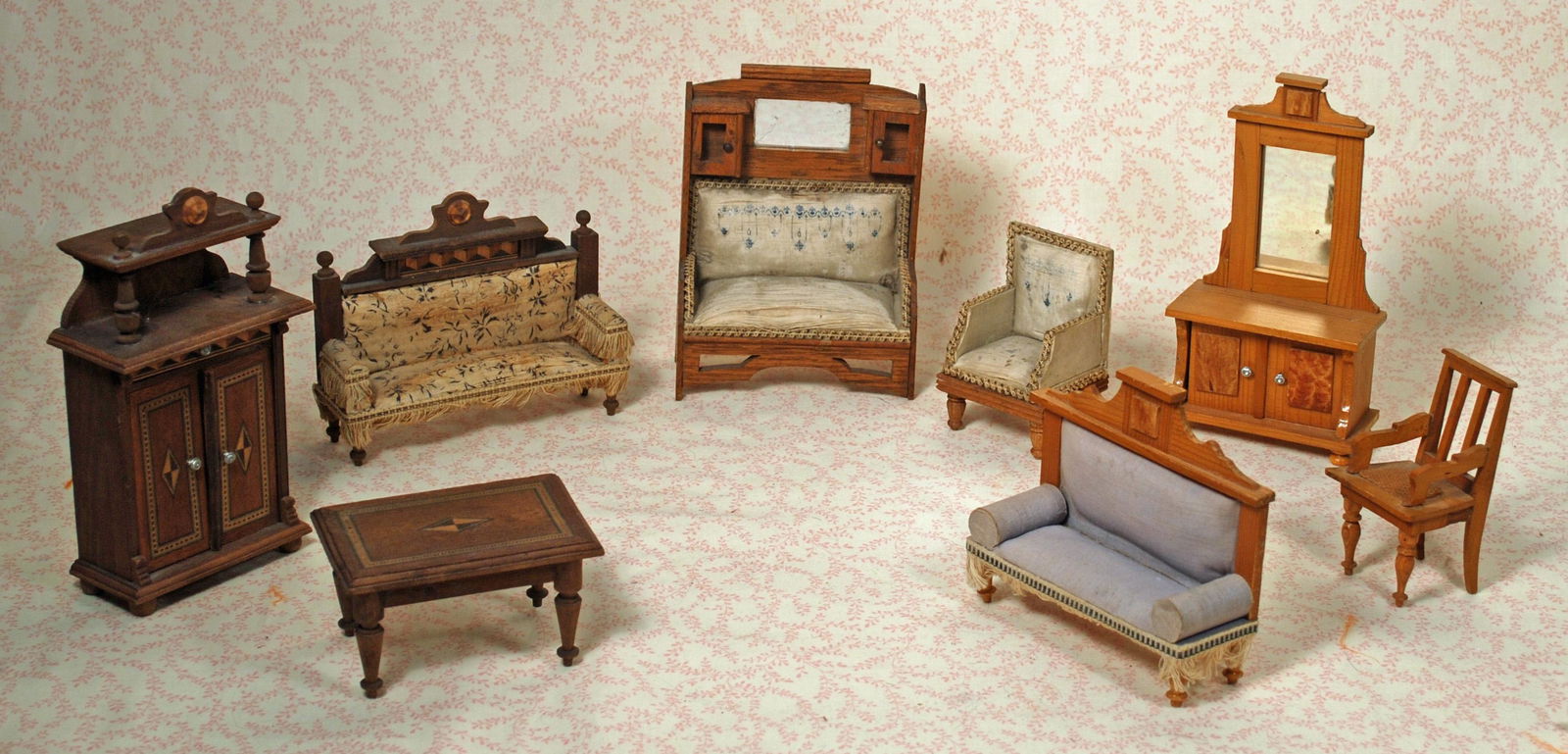 ANTIQUE WOODEN DOLLHOUSE FURNITURE GROUP (1 of 1)
