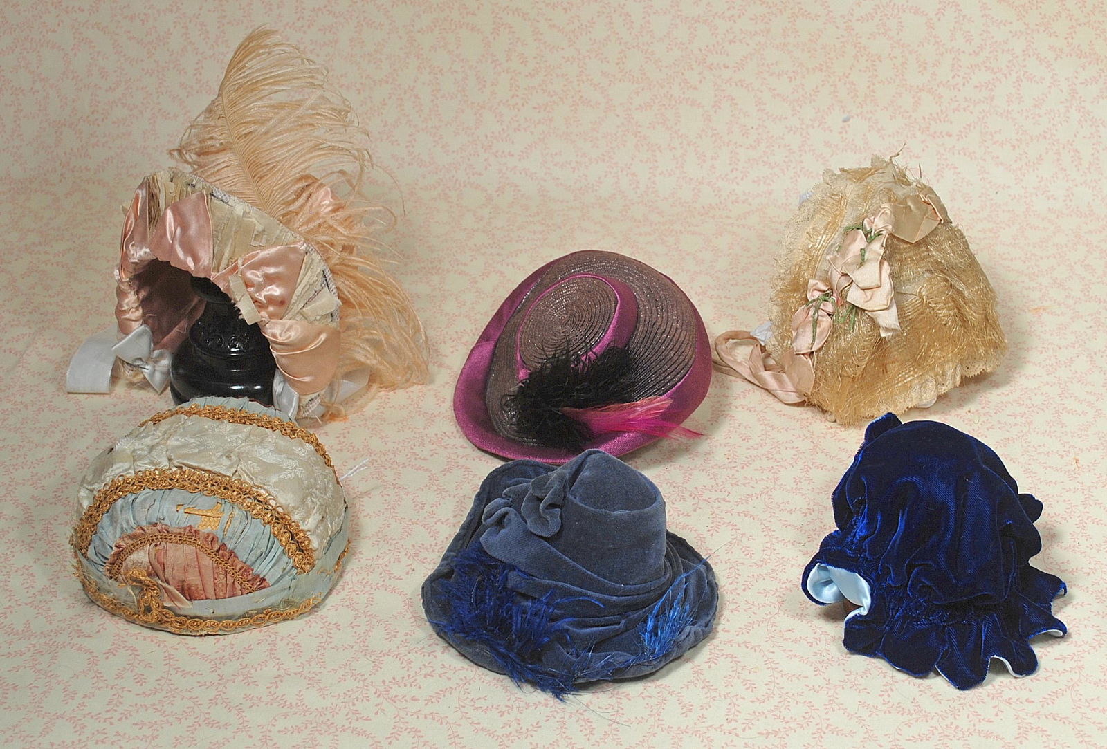 SIX DOLL BONNETS (1 of 1)