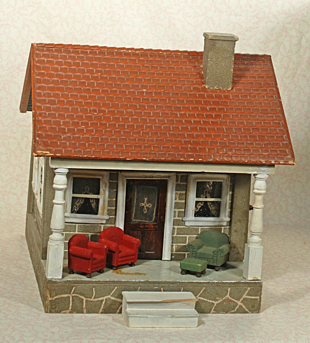 SCHOENHUT DOLL HOUSE (1 of 2)