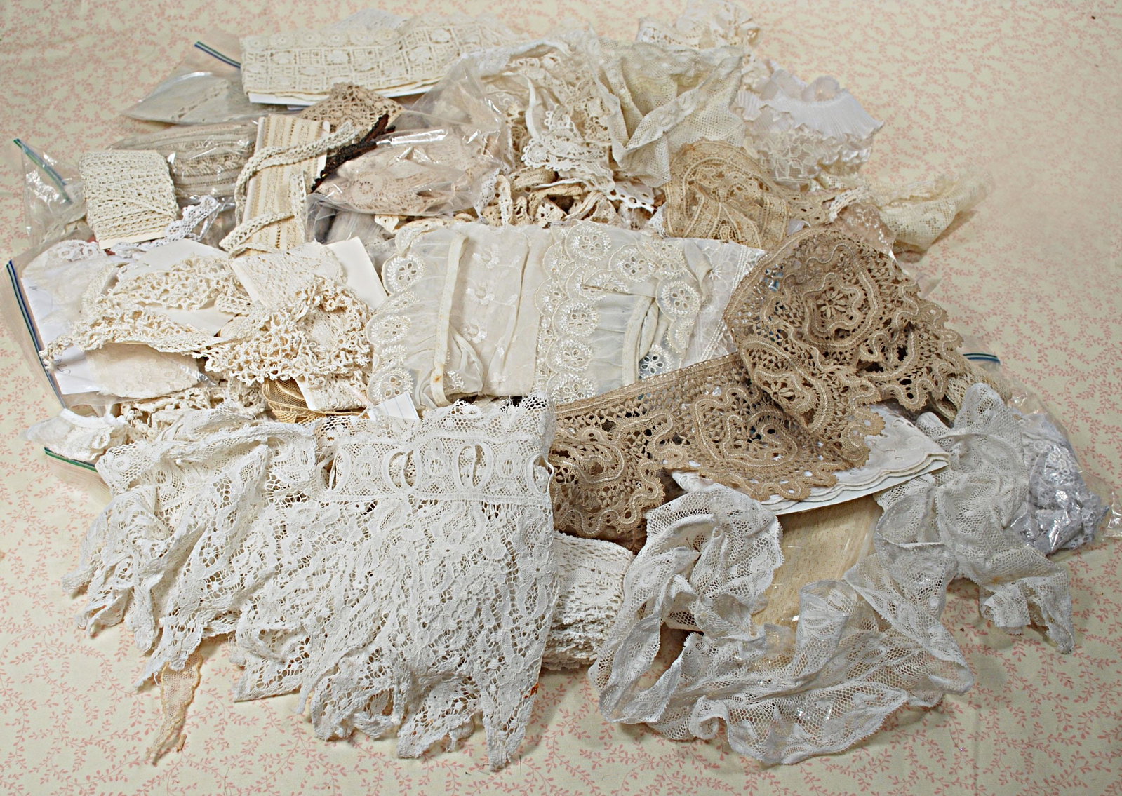LARGE LOT OF LACE.: LARGE LOT OF LACE. Various sizes, lengths and styles, mostly vintage and antique.