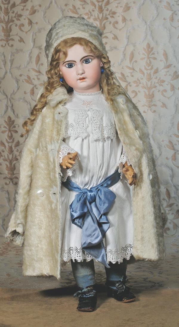 BEAUTIFUL, LARGE FRENCH BEBE 1907 BY JUMEAU. Ma: BEAUTIFUL, LARGE FRENCH BEBE 1907 BY JUMEAU. Marks: 1907/ 15. 32". Bisque socket head, blue paperweight eyes, painted lashes, eyeliner, feathered and brushstroked brows, pierced ears, open mouth, shad
