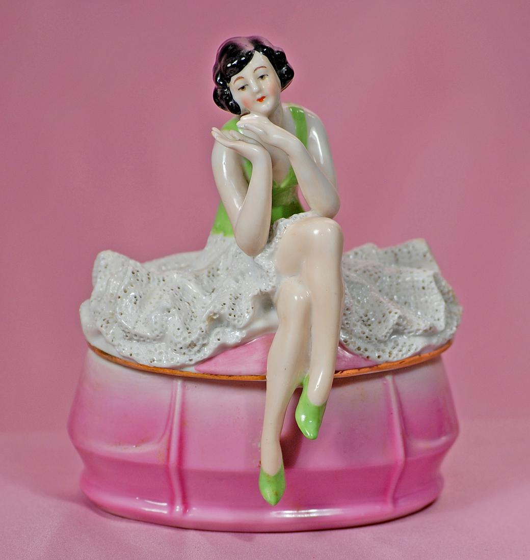 GERMAN PORCELAIN POWDER BOX. (1 of 1)