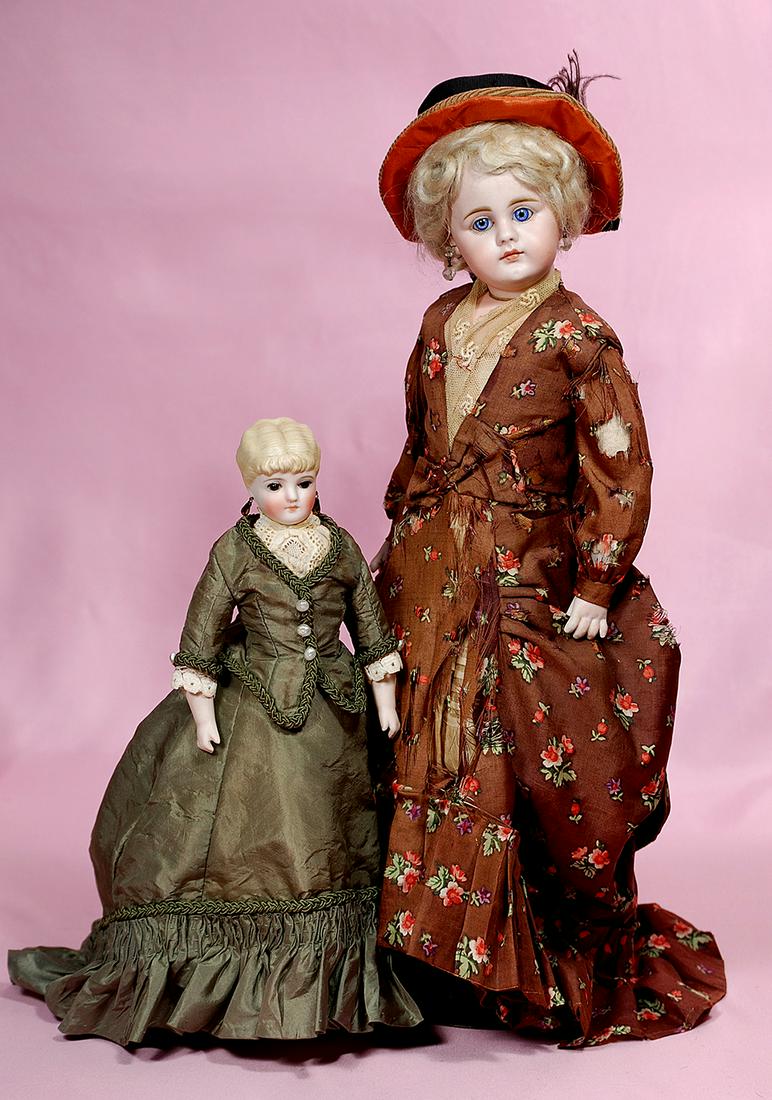 PETITE GERMAN BISQUE LADY WITH GLASS EYES. (1 of 3)