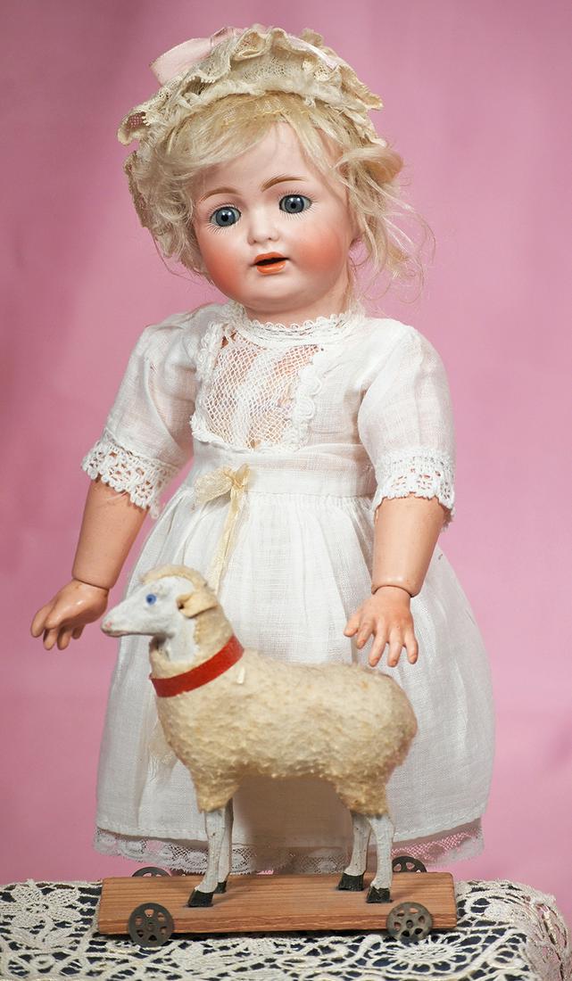 MINIATURE GERMAN PAPER MACHE LAMB. (1 of 2)