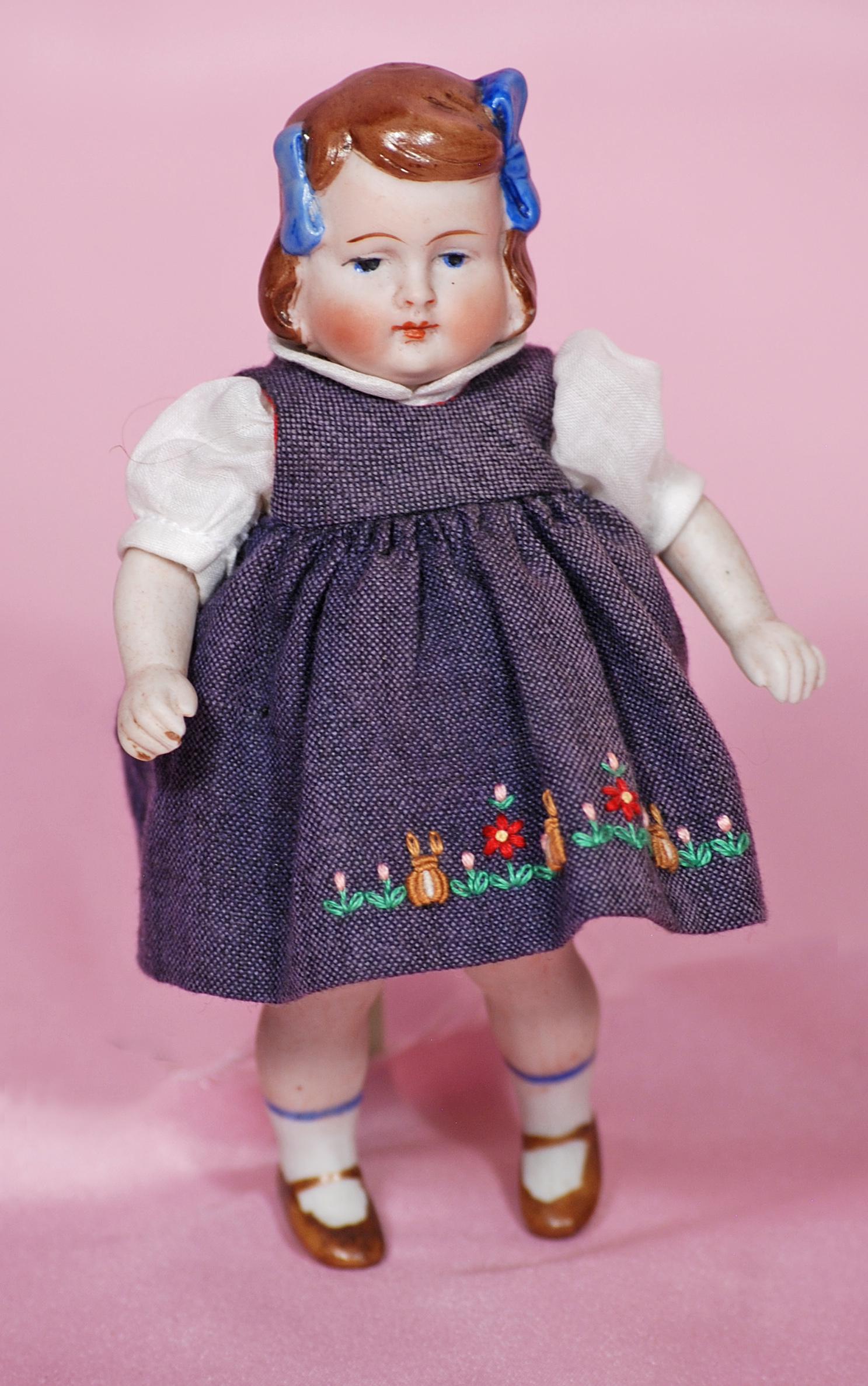 MINAITURE ALL-BISQUE DOLL WITH BLUE HAIR BOWS (1 of 1)