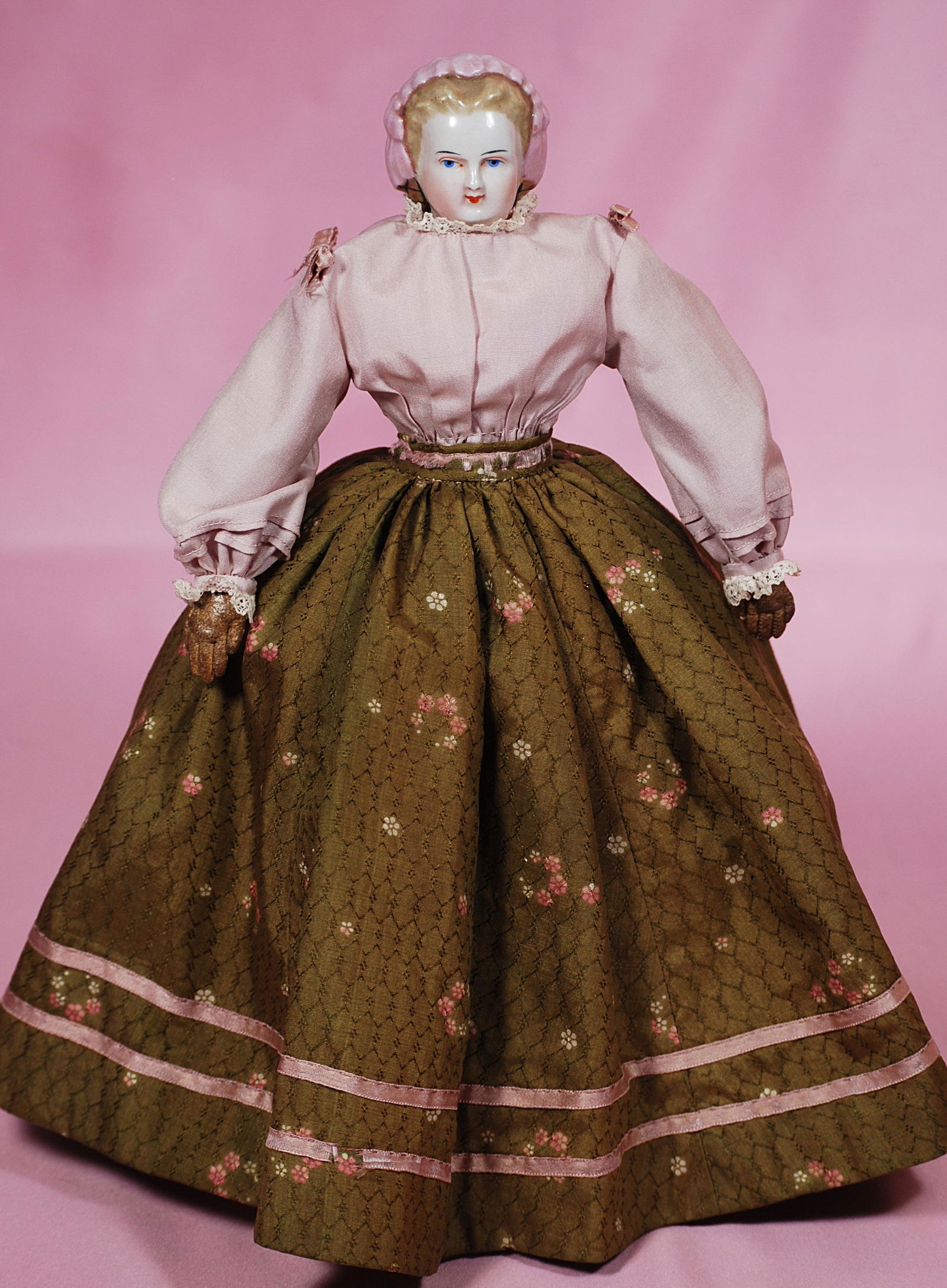 GERMAN PORCELAIN LADYWITH SNOOD AND PINK RIBBON (1 of 2)