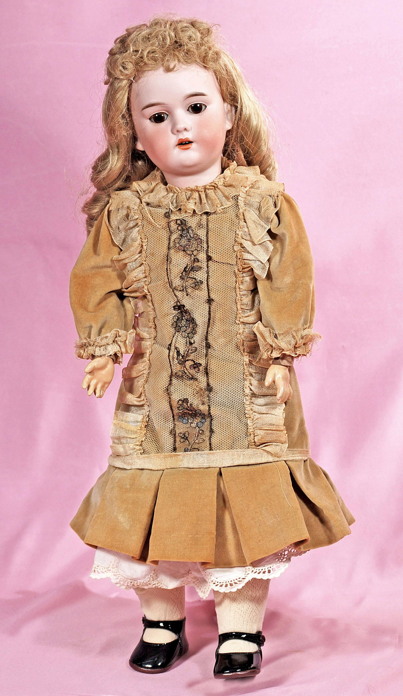 GERMAN BISQUE DOLL BY C.M. BERGMANN (1 of 2)