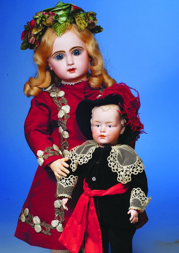 VERY BEAUTIFUL JUMEAU FRENCH BISQUE BEBE. Marks: : VERY BEAUTIFUL JUMEAU FRENCH BISQUE BEBE. Marks: Tete Jumeau S.G.D.G.(block letters). 22 ½". Bisque socket head, deep blue paperweight eyes, painted lashes, eyeliner, pierced ears, closed mouth, shad
