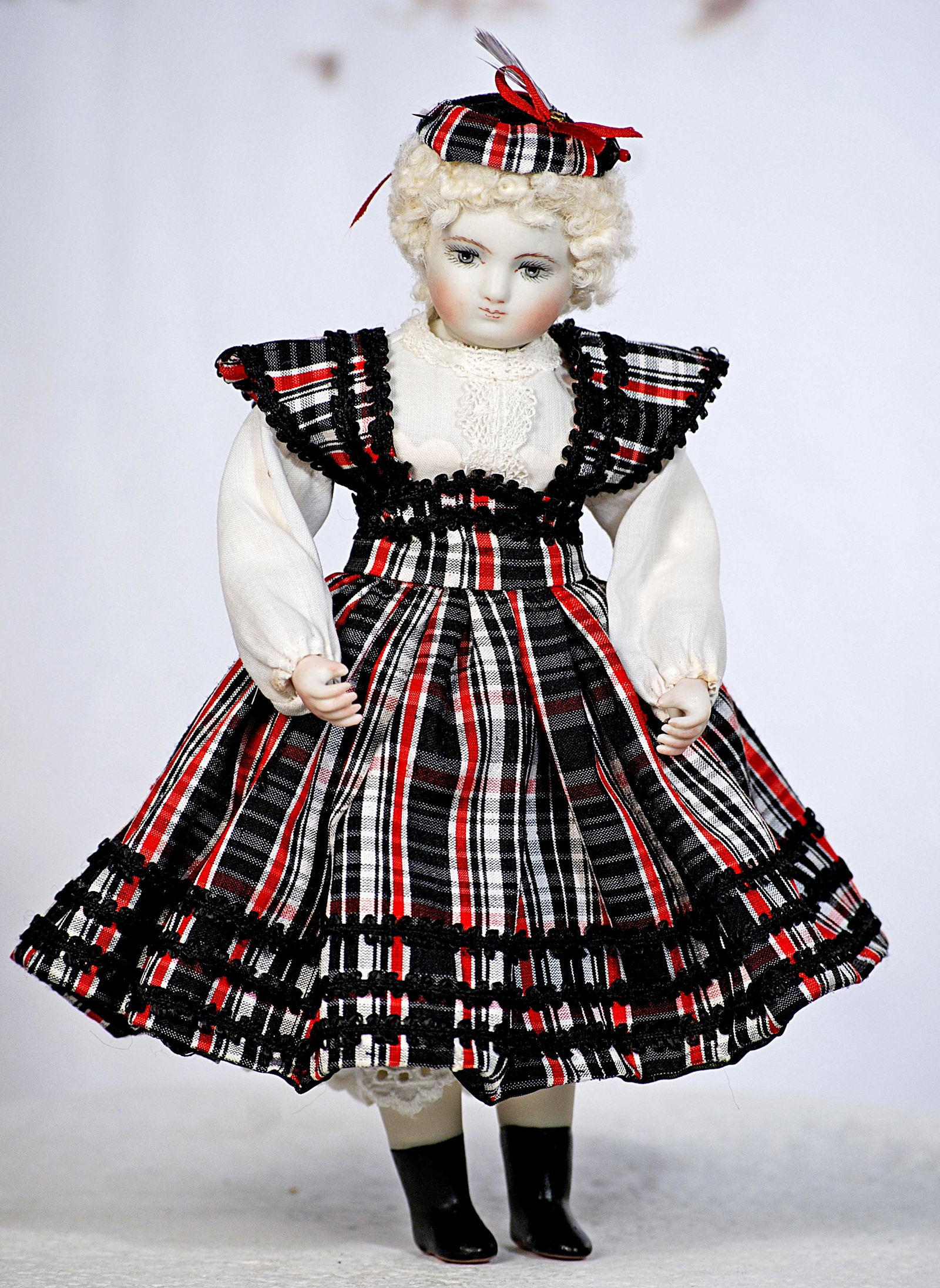 TINY HURET FASHION DOLL BY ARTIST CATHY HANSEN (1 of 2)
