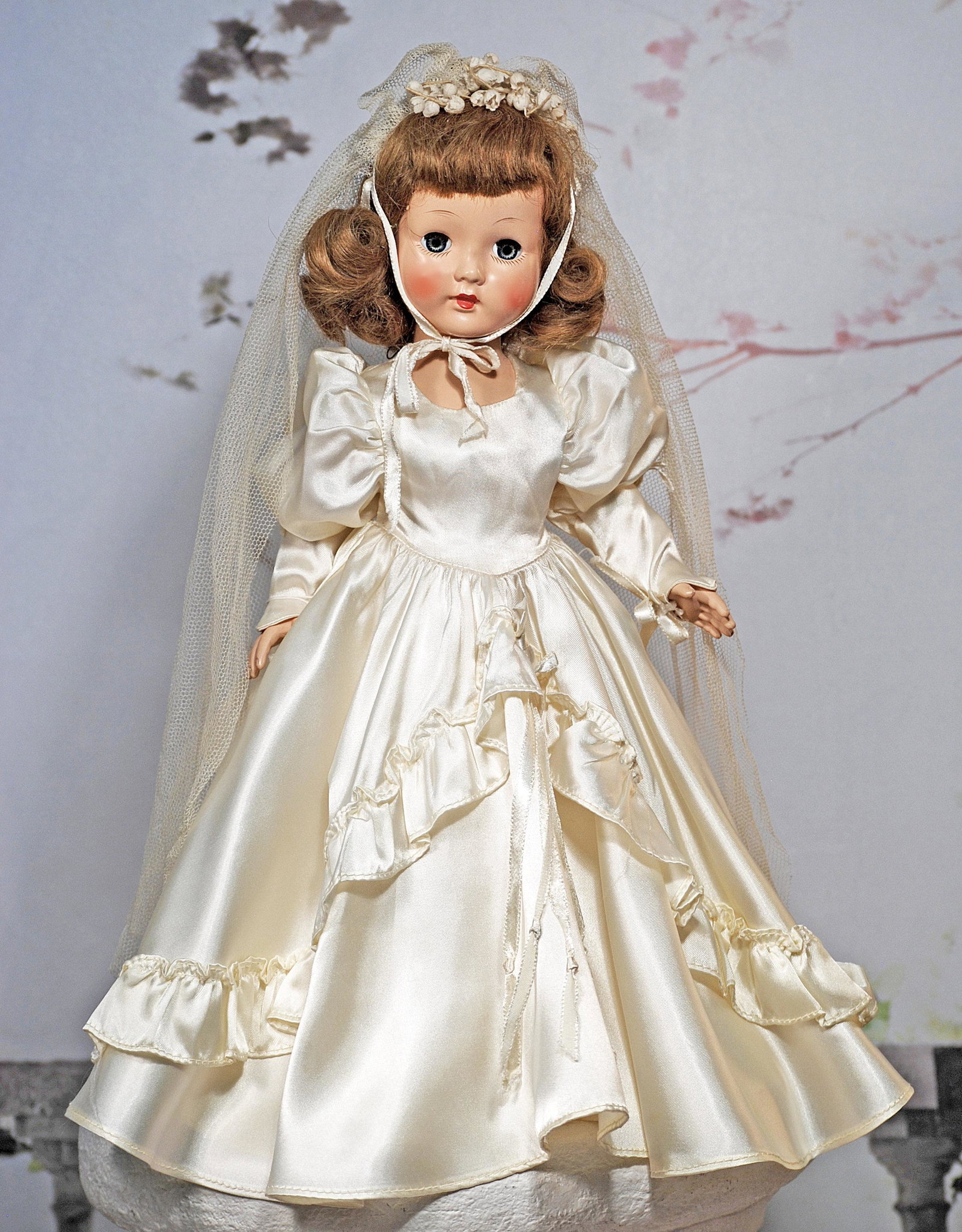 EFFANBEE HARD PLASTIC HONEY BRIDE (1 of 1)