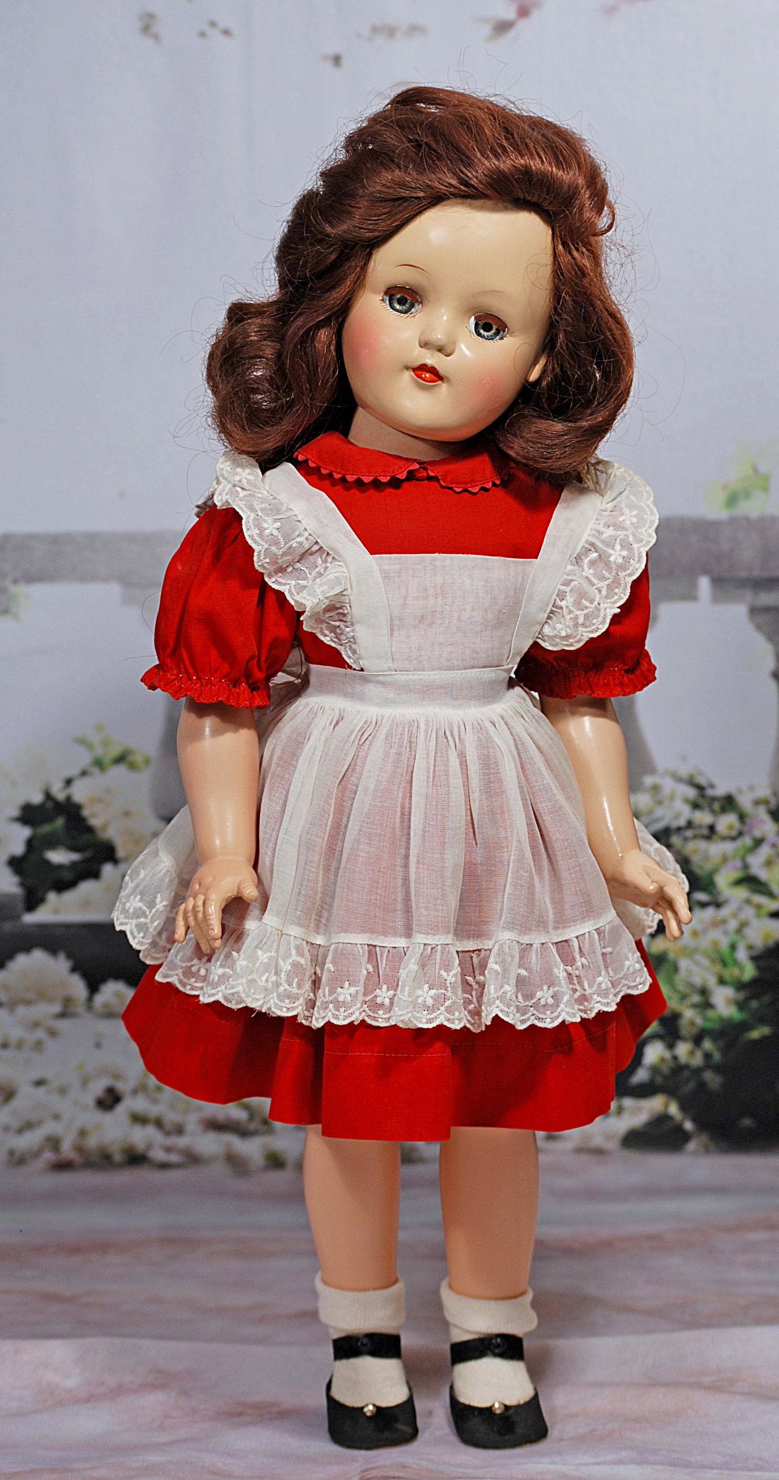 IDEAL BRUNETTE P-93 TONI. (1 of 1)