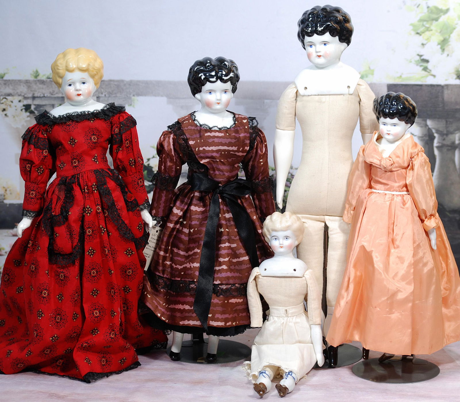 FIVE CHINA DOLLS (1 of 1)